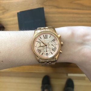 Michael kors rose gold watch